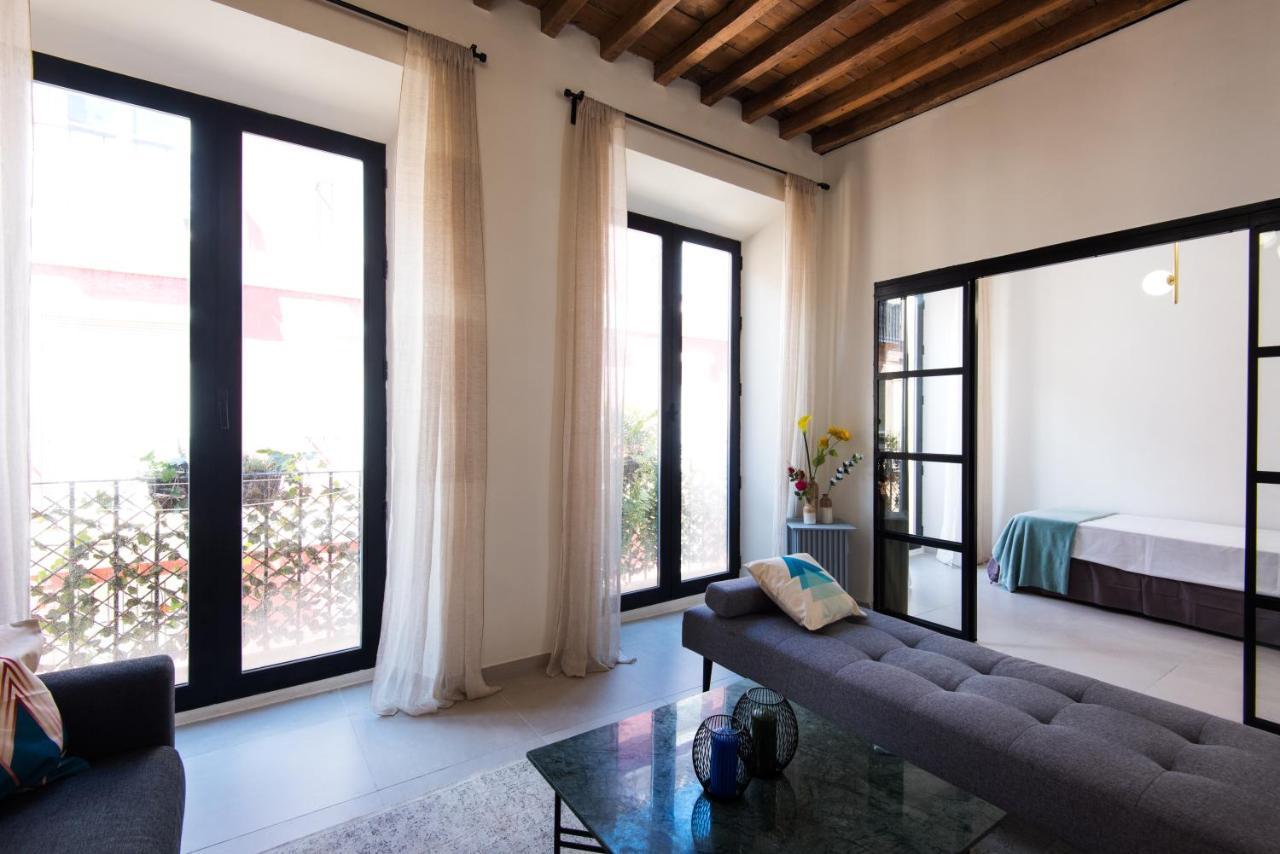 Malaga Tour Apartment- Elegance & Confort In The Historic Center Exterior foto